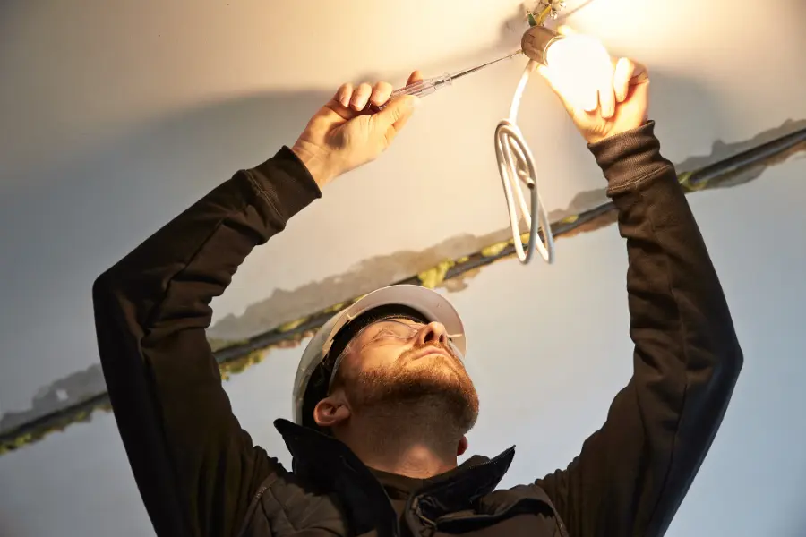 What to Do When Your Lights Flicker and Other Electrical Issues in Santa Clarita, CA